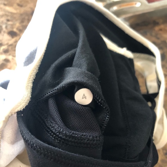 Lululemon Dance To Yoga Tank
Pretty Plume Angel Wing Black / Black - Picture 8 of 8